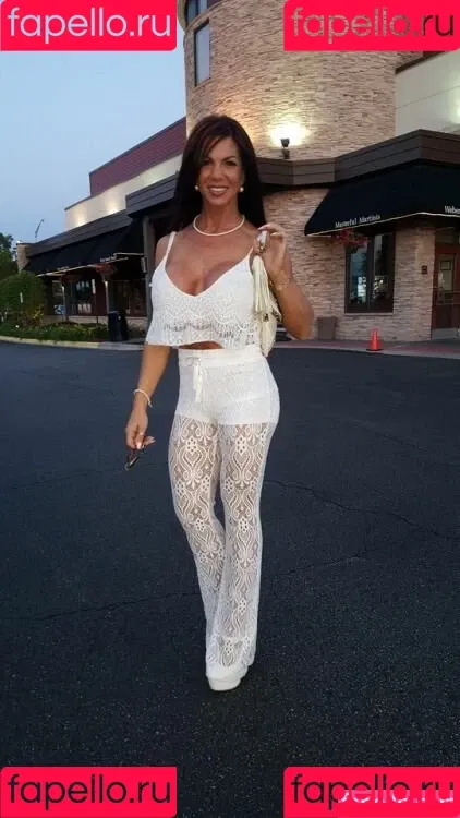 Linda Steele Onlyfans Photo Gallery 