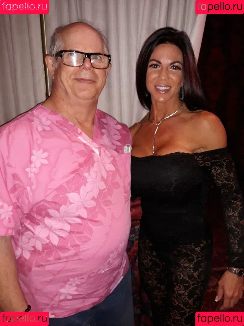 Linda Steele Onlyfans Photo Gallery 