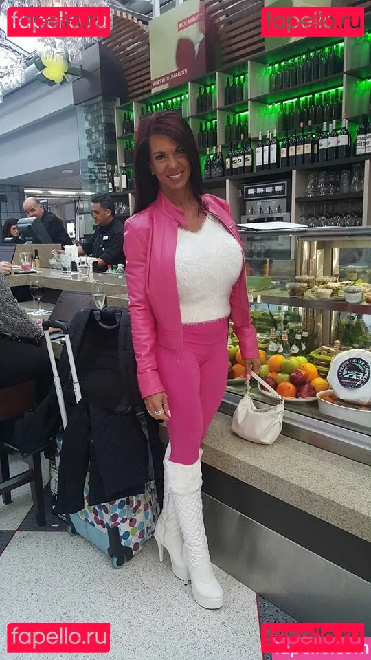 Linda Steele Onlyfans Photo Gallery 