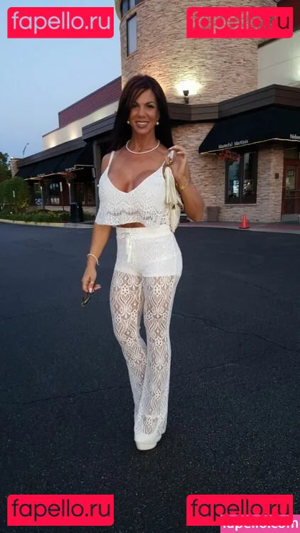 Linda Steele Onlyfans Photo Gallery 