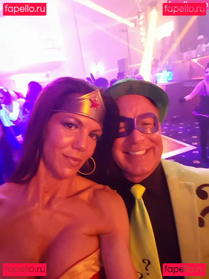 Linda Steele Onlyfans Photo Gallery 