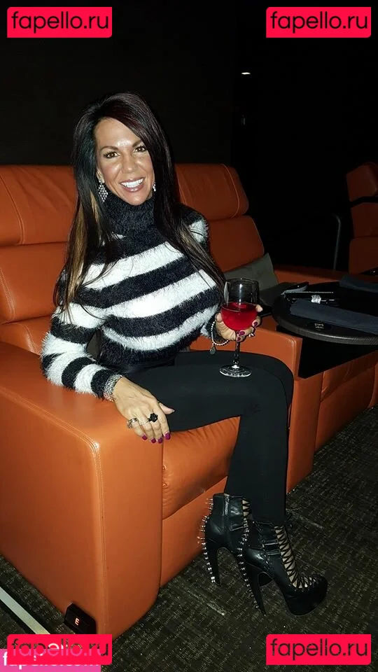 Linda Steele Onlyfans Photo Gallery 