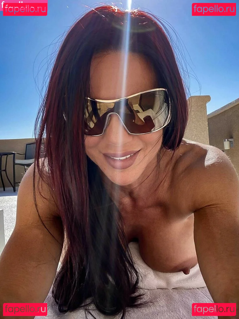 Linda Steele Onlyfans Photo Gallery 
