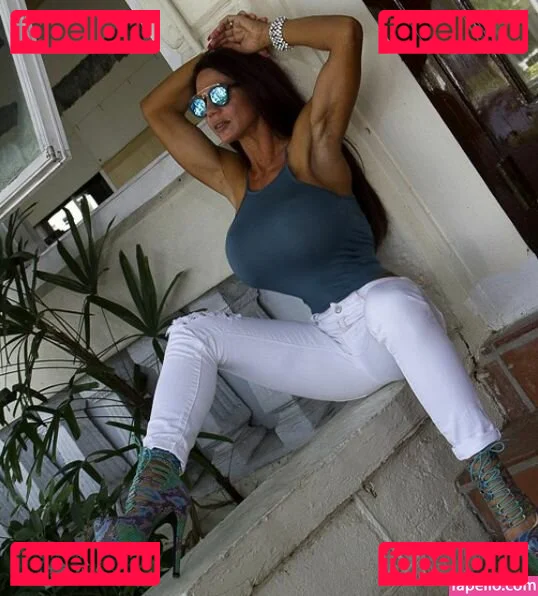 Linda Steele Onlyfans Photo Gallery 