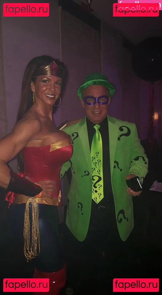 Linda Steele Onlyfans Photo Gallery 