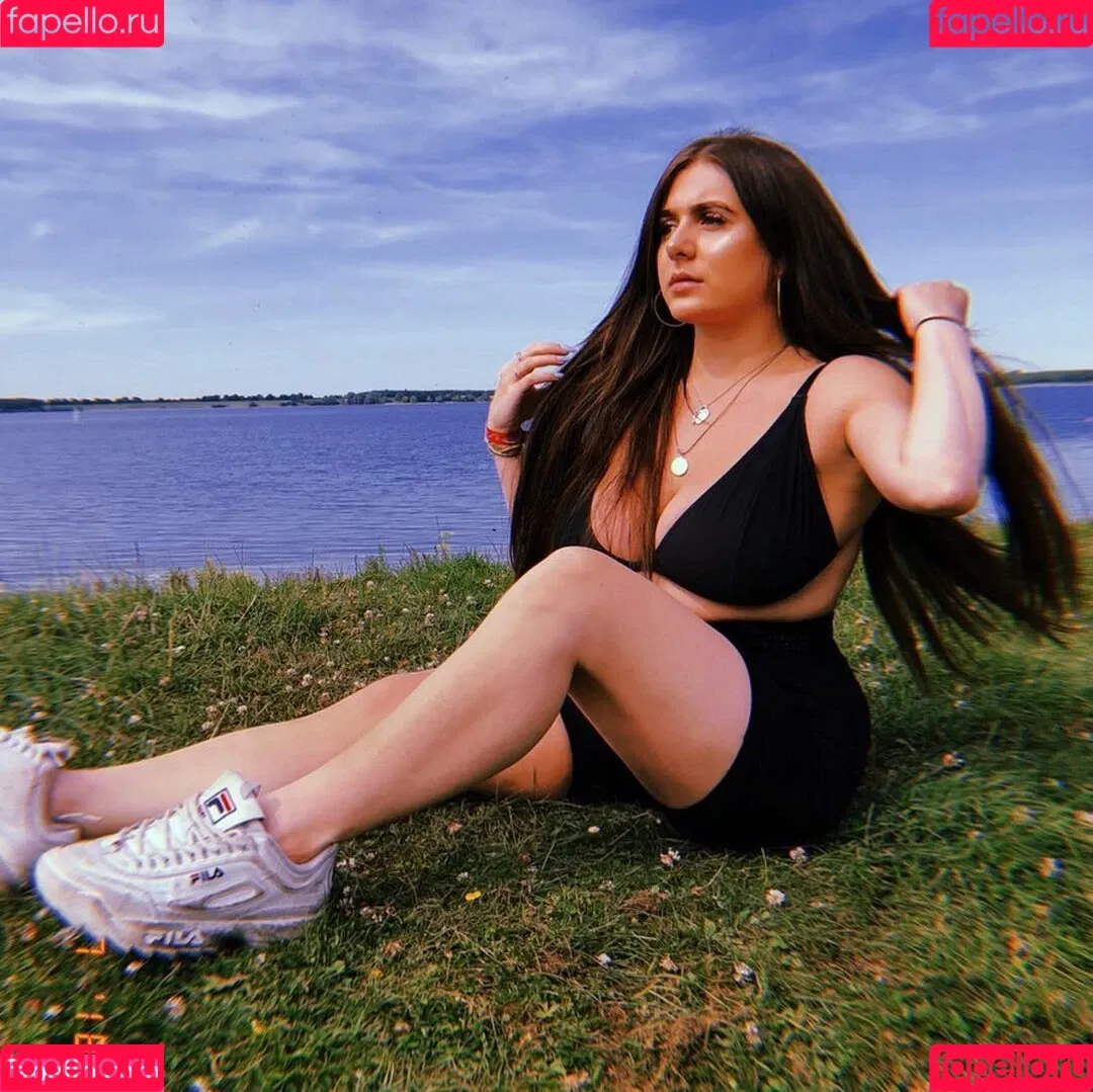 Beth G Onlyfans Photo Gallery 