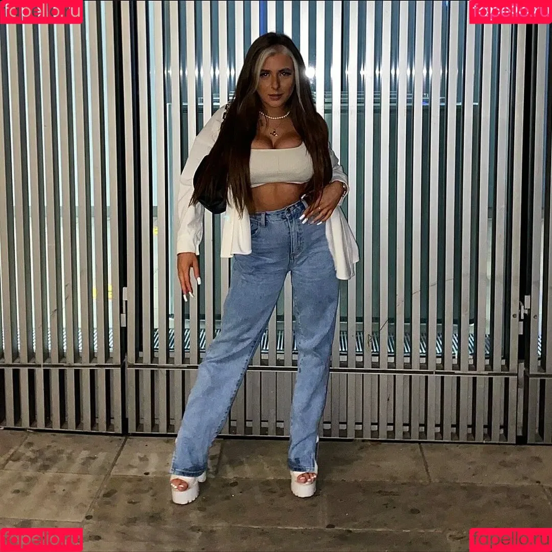 Beth G Onlyfans Photo Gallery 