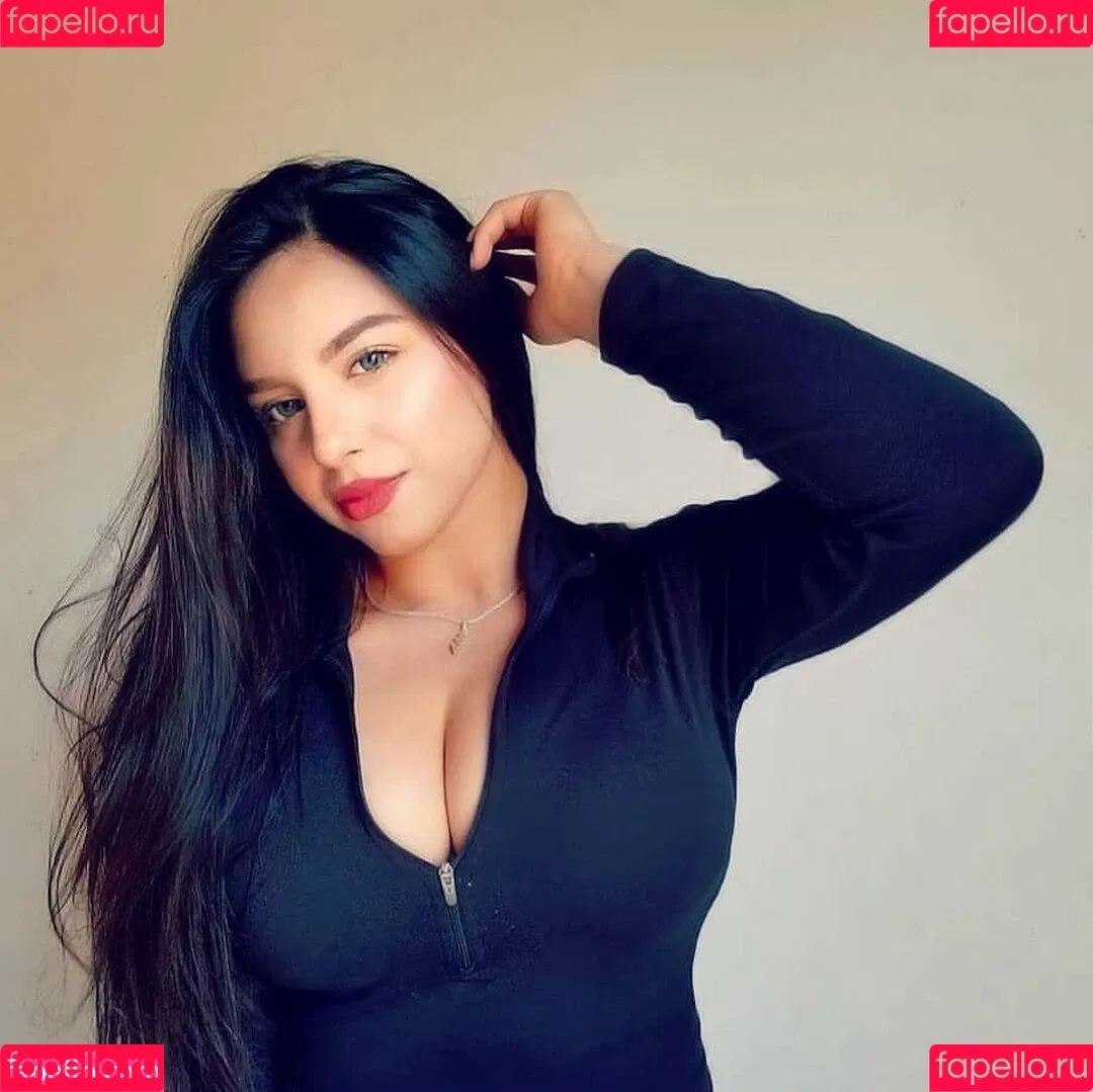 Herlinda Angel Onlyfans Photo Gallery 