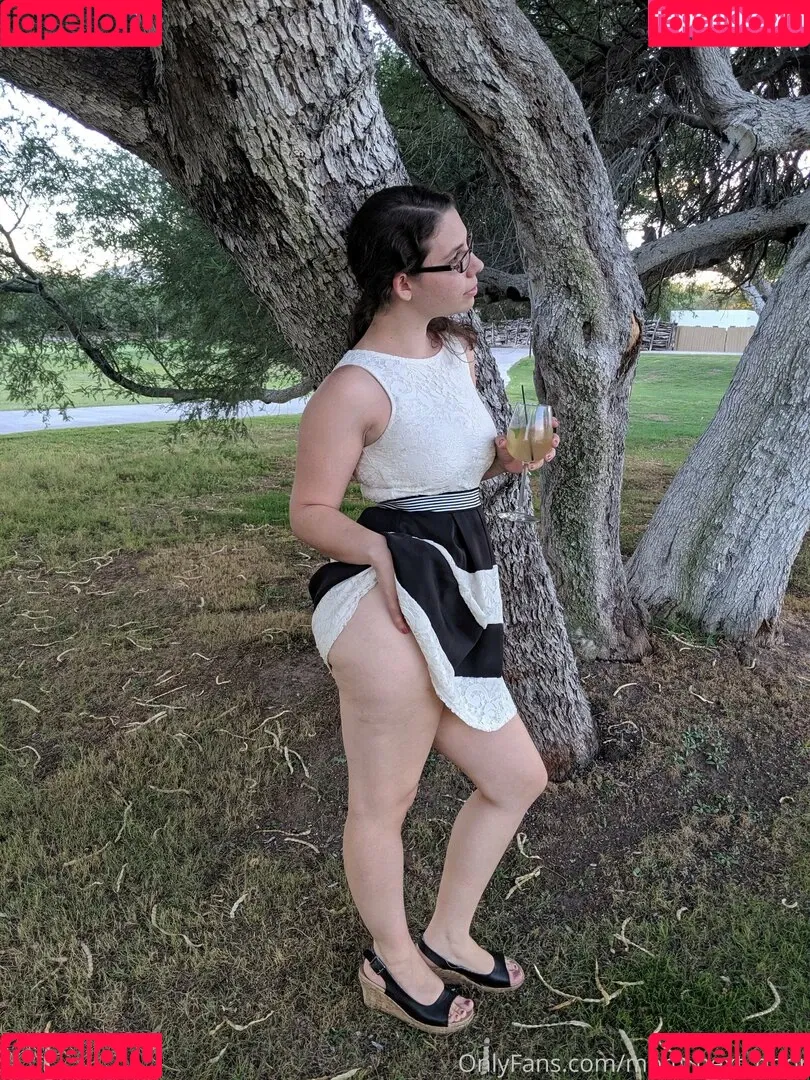 mom_next_door Onlyfans Photo Gallery 