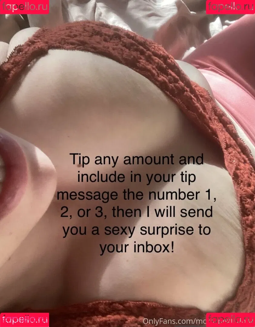 mom_next_door Onlyfans Photo Gallery 