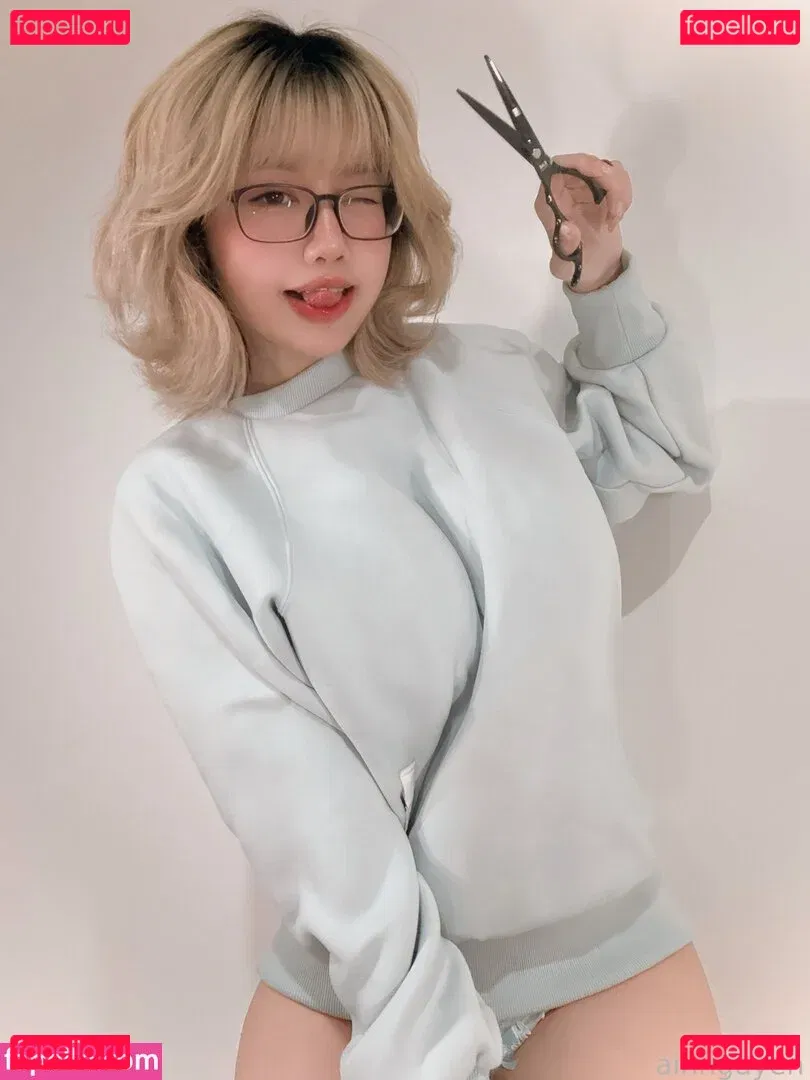 Ain Nguyen Onlyfans Photo Gallery 