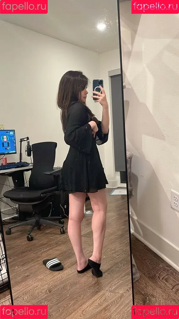 Júlia Nakamura Onlyfans Photo Gallery 