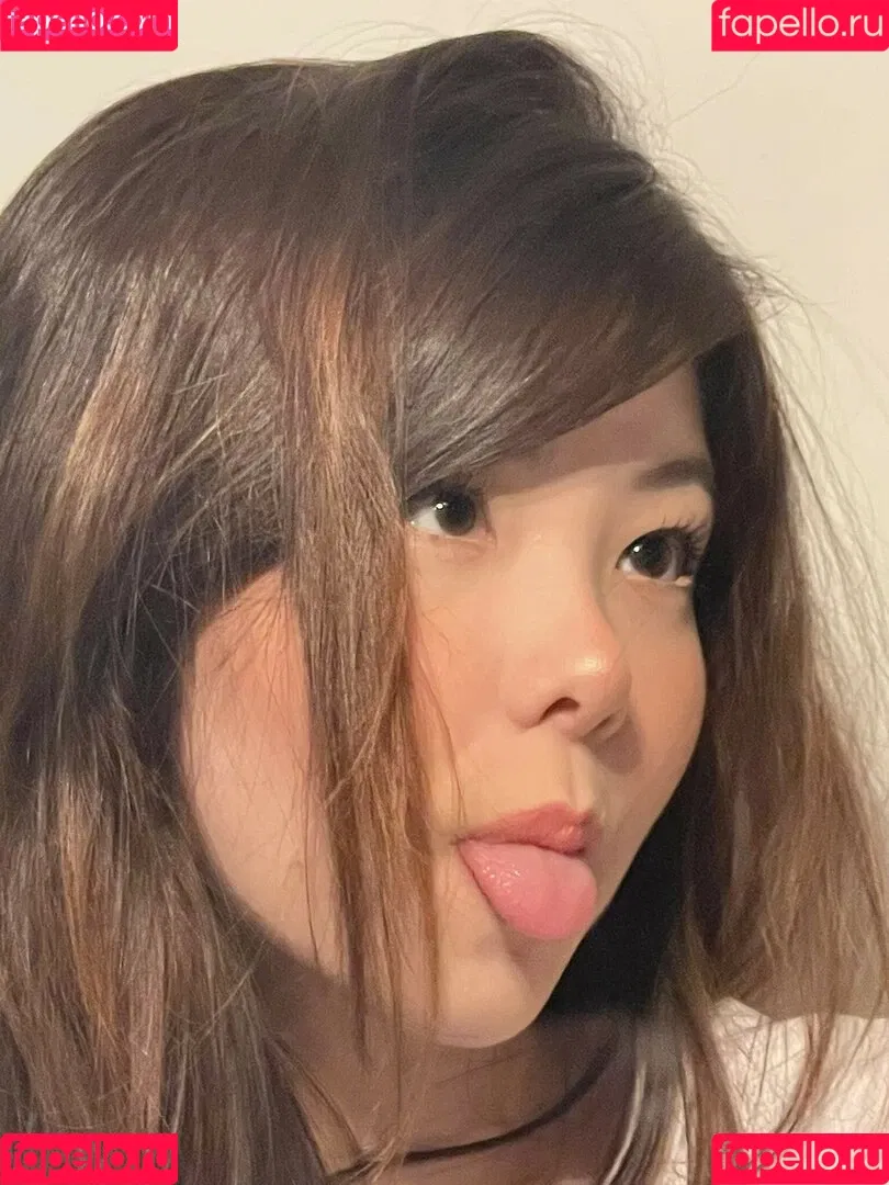 Júlia Nakamura Onlyfans Photo Gallery 