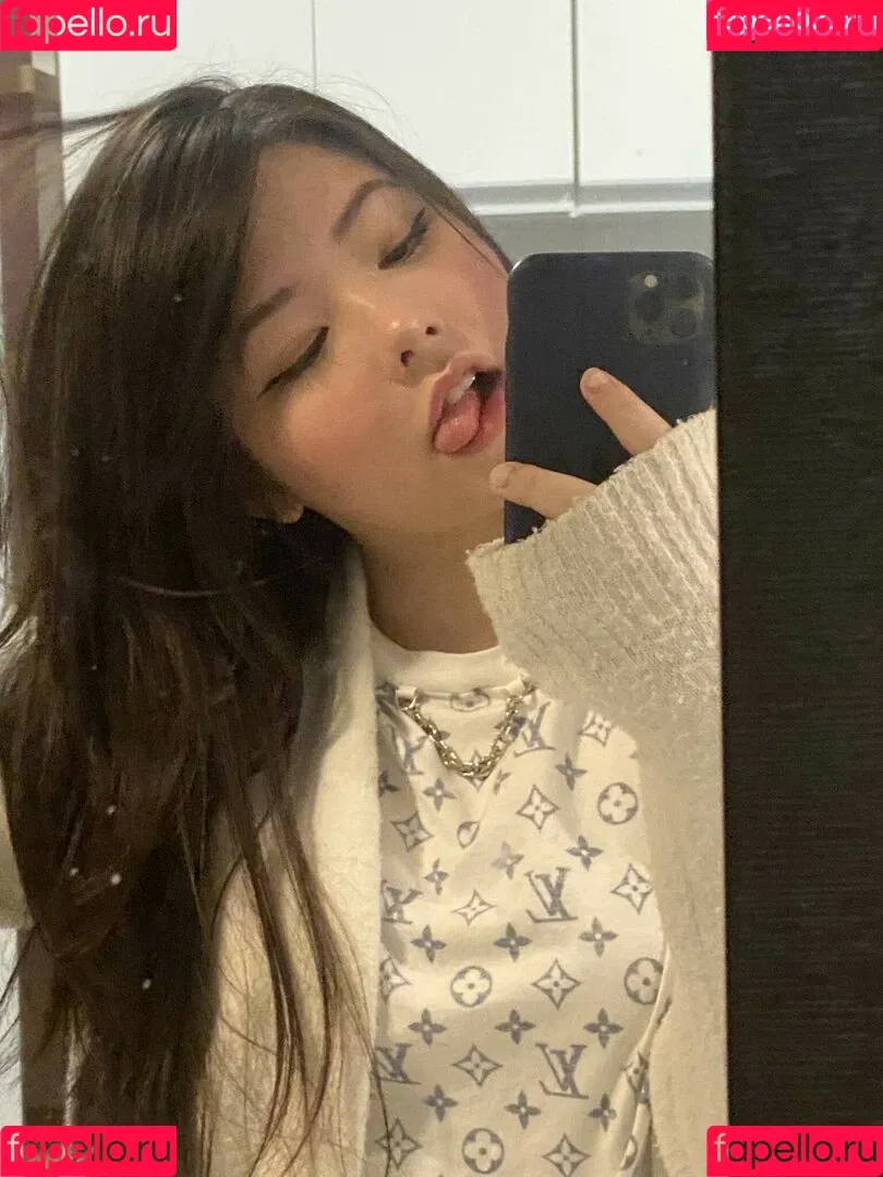 Júlia Nakamura Onlyfans Photo Gallery 