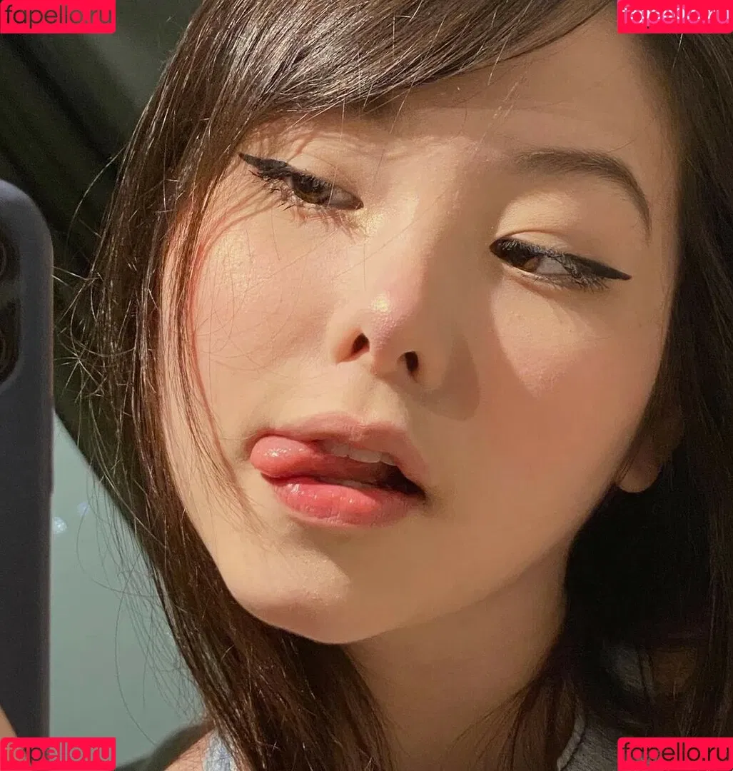Júlia Nakamura Onlyfans Photo Gallery 