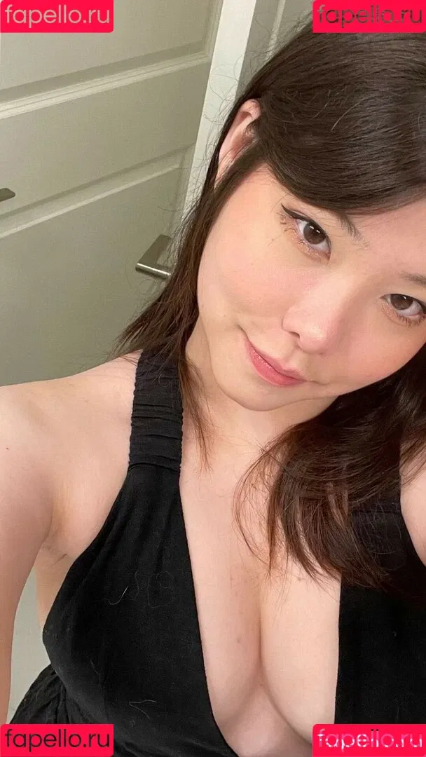 Júlia Nakamura Onlyfans Photo Gallery 