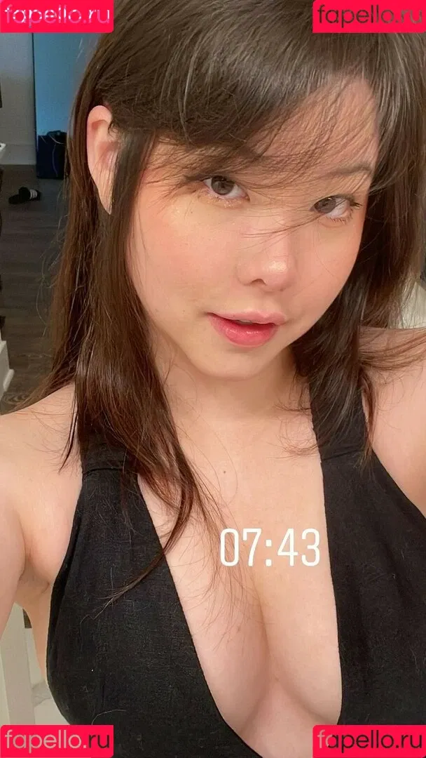 Júlia Nakamura Onlyfans Photo Gallery 