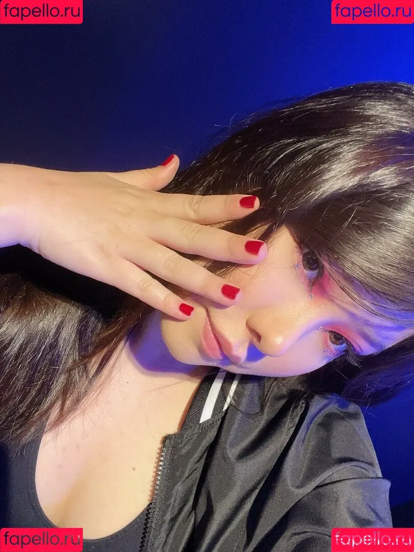 Júlia Nakamura Onlyfans Photo Gallery 