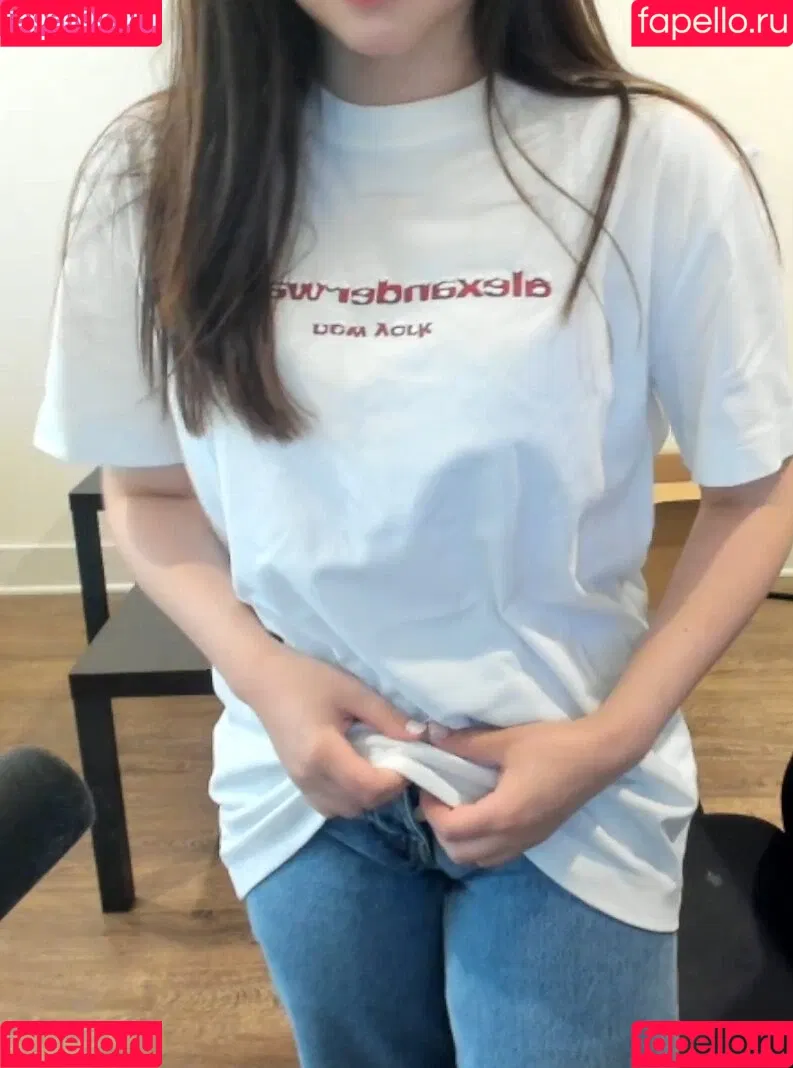 Júlia Nakamura Onlyfans Photo Gallery 