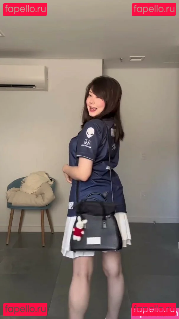 Júlia Nakamura Onlyfans Photo Gallery 