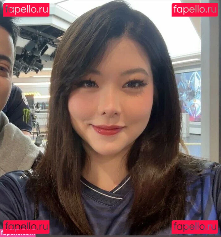 Júlia Nakamura Onlyfans Photo Gallery 