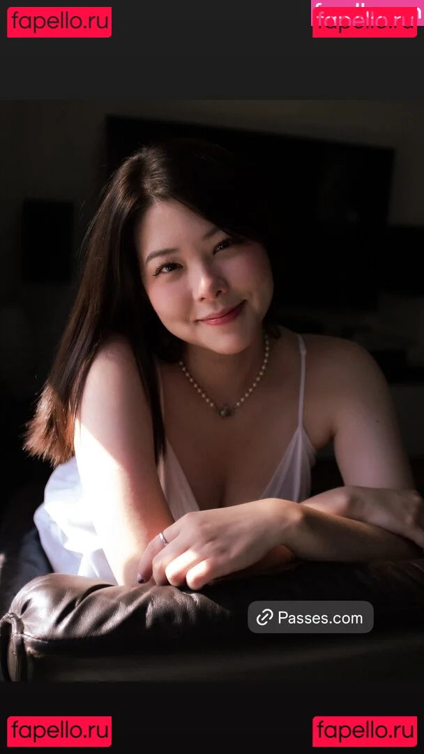 Júlia Nakamura Onlyfans Photo Gallery 