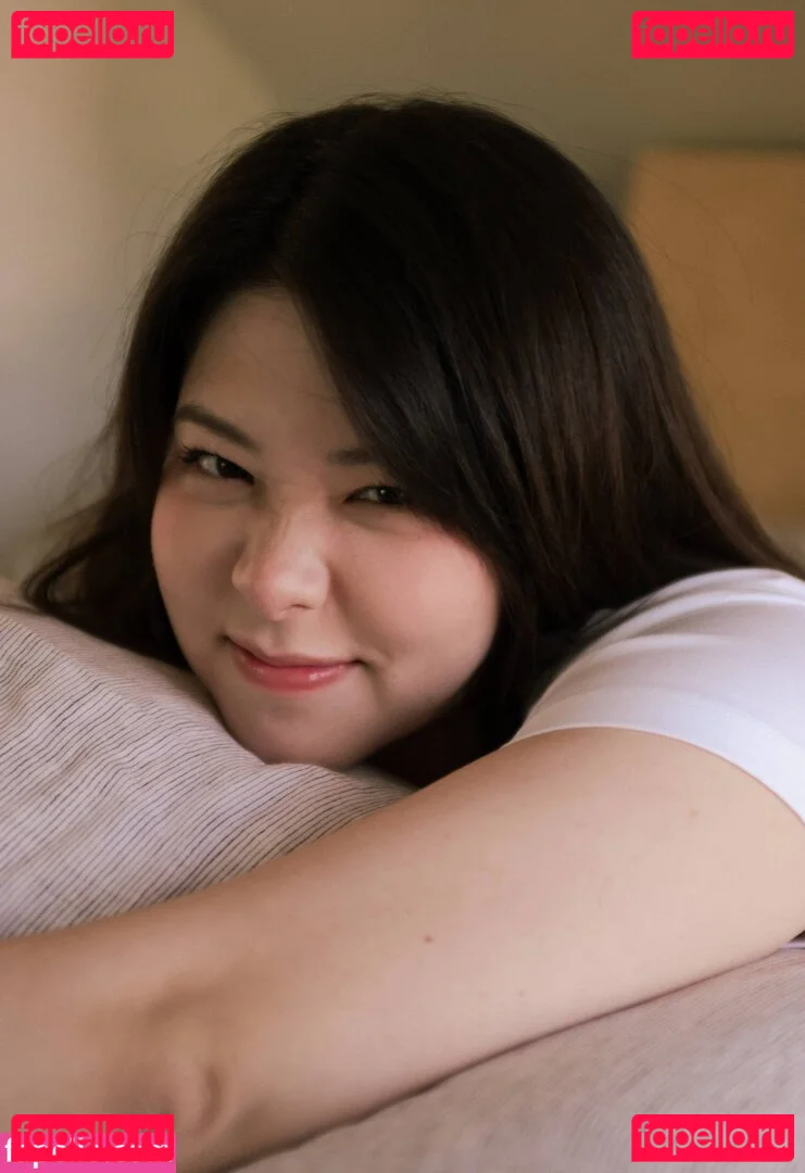 Júlia Nakamura Onlyfans Photo Gallery 