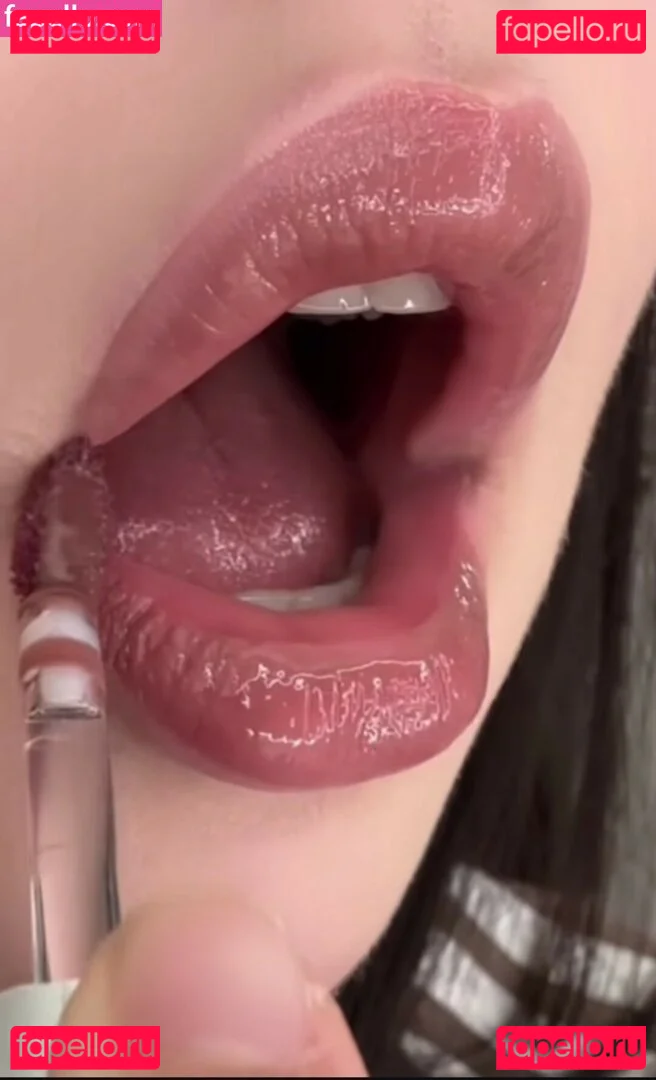 Júlia Nakamura Onlyfans Photo Gallery 