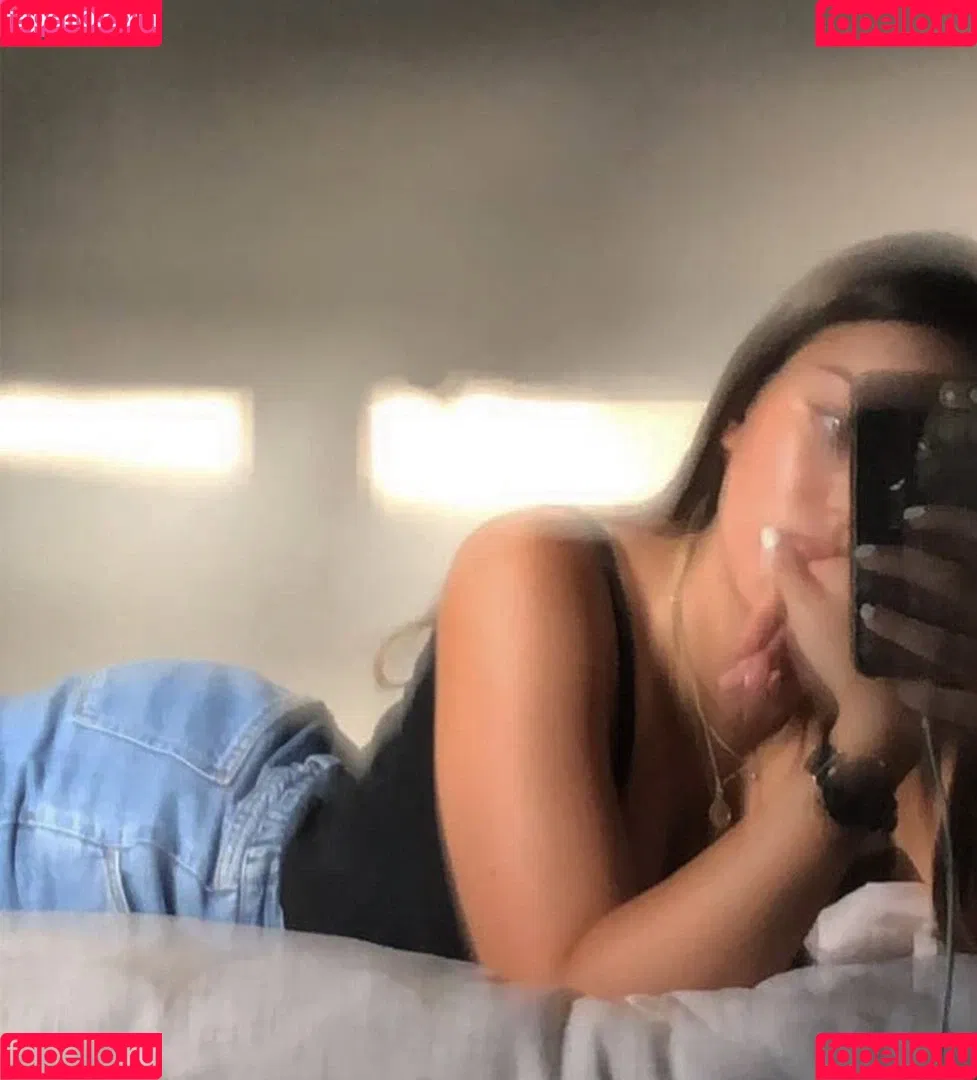 Emilie Onlyfans Photo Gallery 