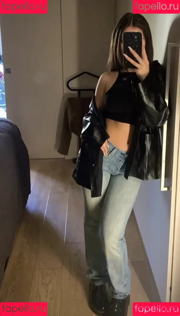 Emilie Onlyfans Photo Gallery 