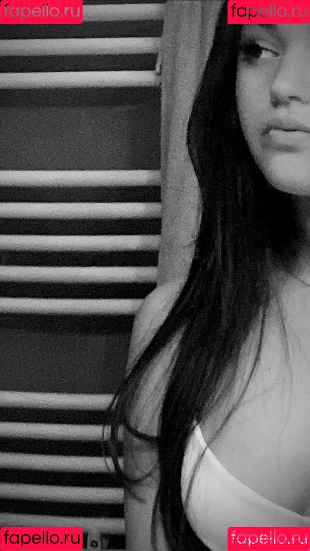 Emilie Onlyfans Photo Gallery 