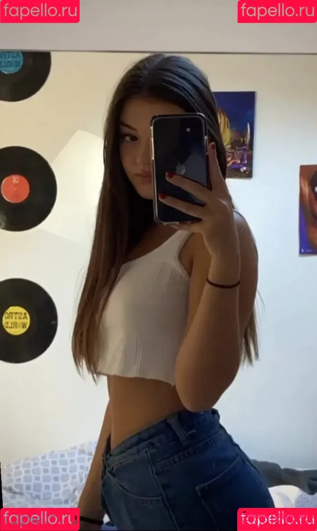 Emilie Onlyfans Photo Gallery 