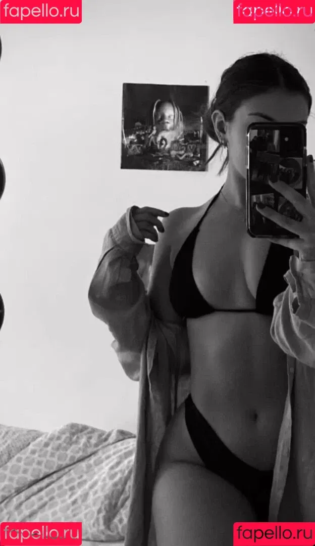 Emilie Onlyfans Photo Gallery 