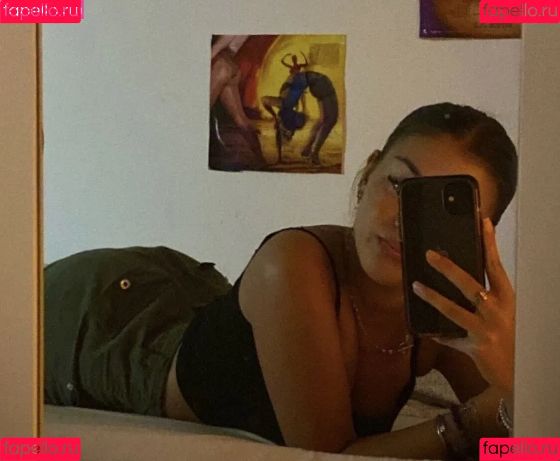 Emilie Onlyfans Photo Gallery 