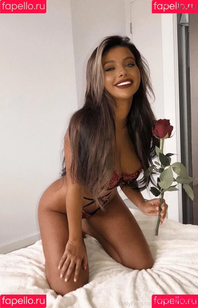 Chloe Elizabeth Onlyfans Photo Gallery 