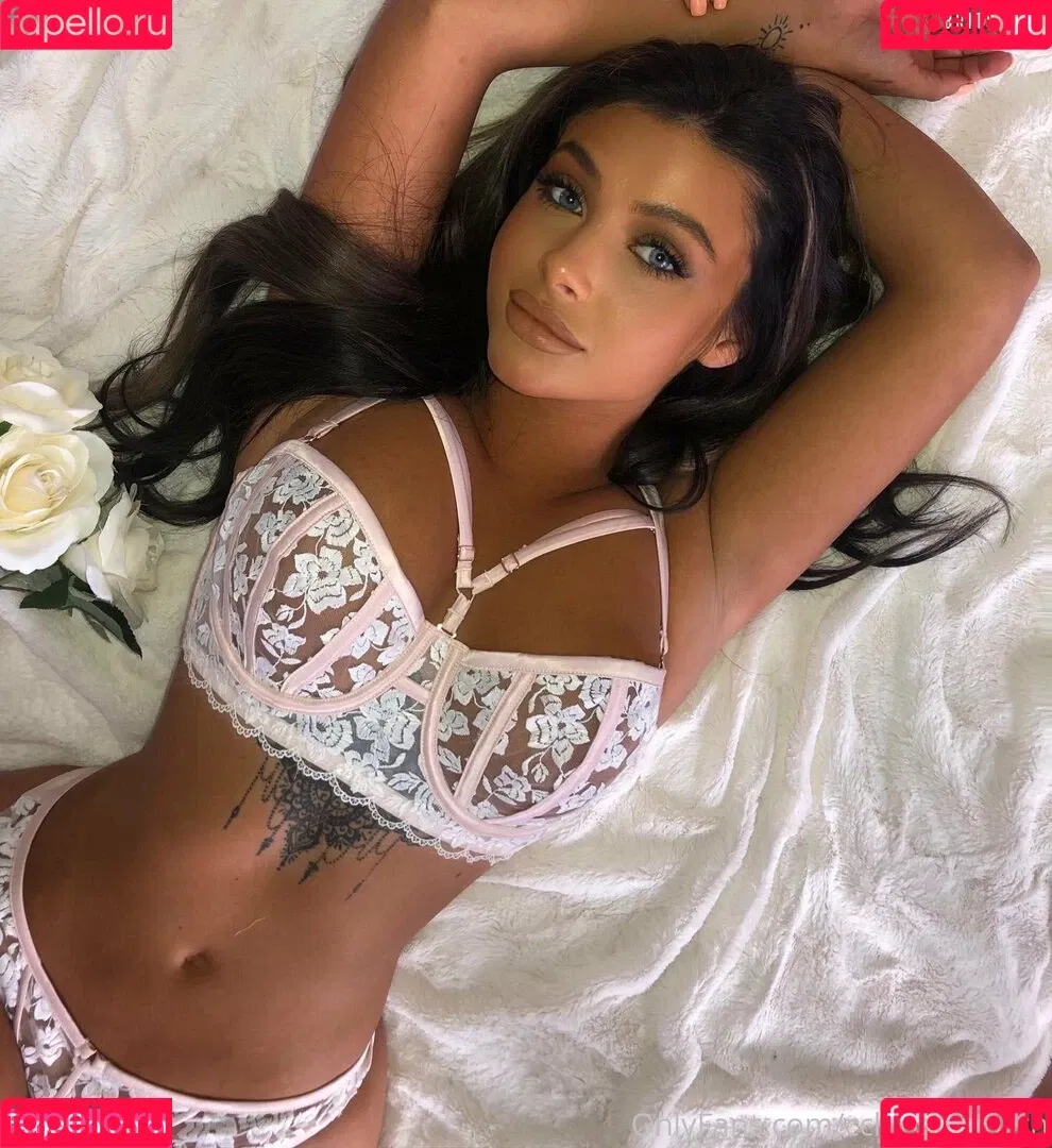 Chloe Elizabeth Onlyfans Photo Gallery 