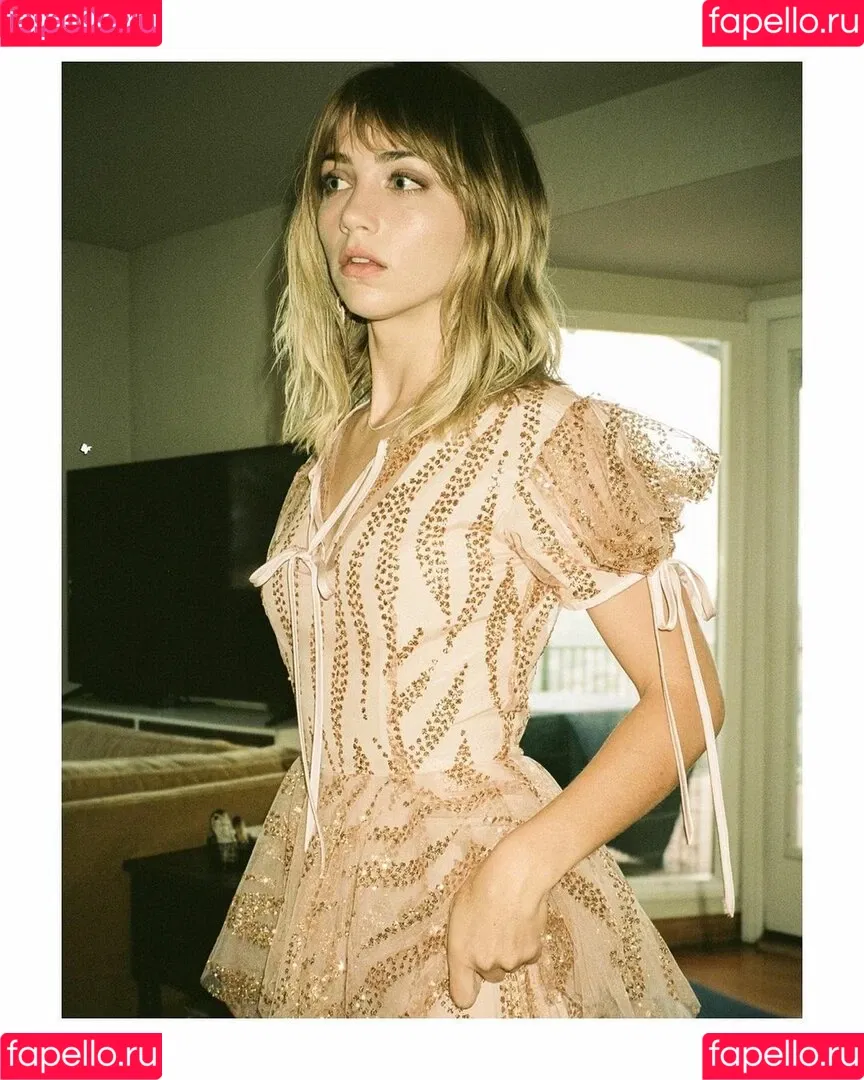 Emily Rudd Onlyfans Photo Gallery 