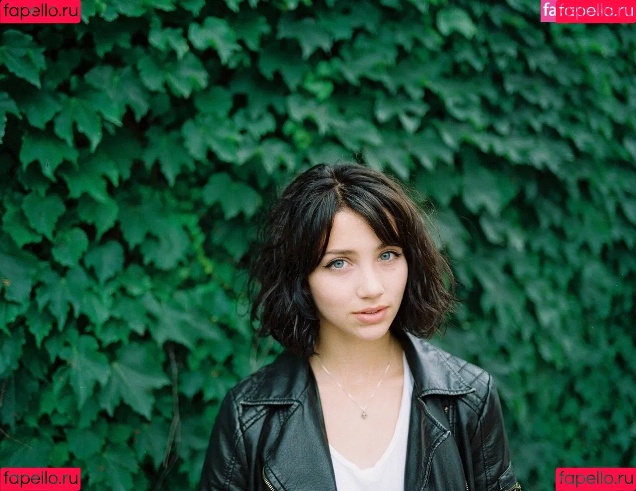Emily Rudd Onlyfans Photo Gallery 