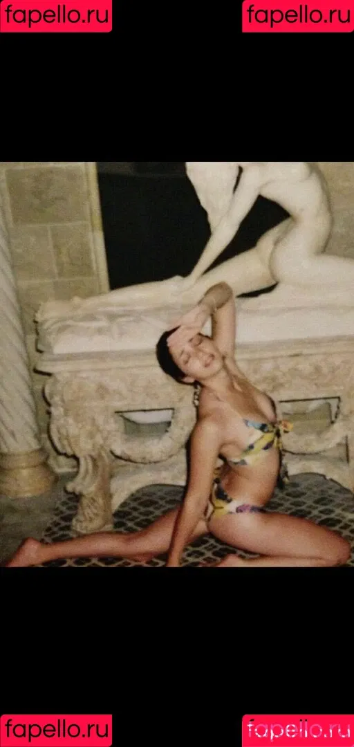 Emily Rudd Onlyfans Photo Gallery 