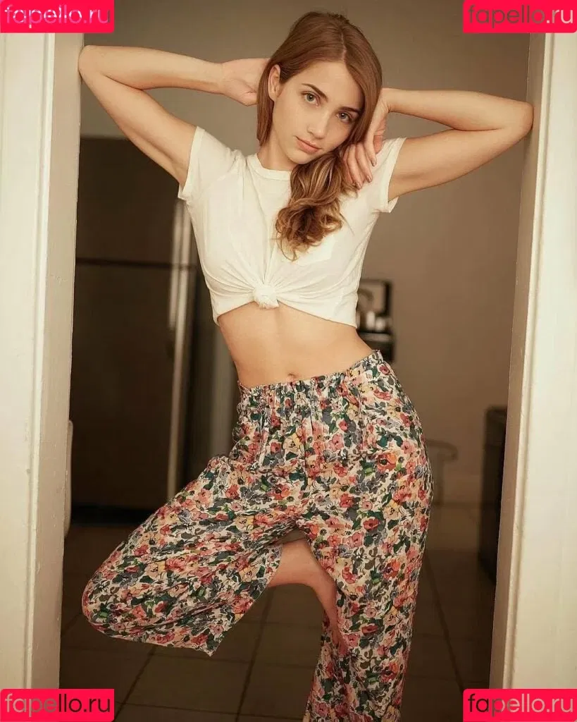 Emily Rudd Onlyfans Photo Gallery 