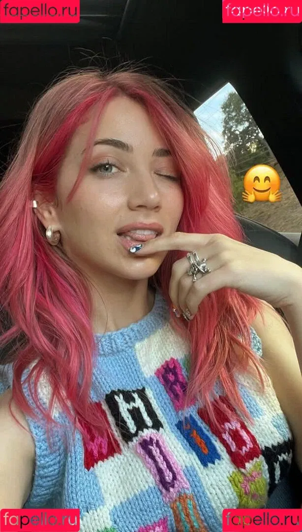 Emily Rudd Onlyfans Photo Gallery 