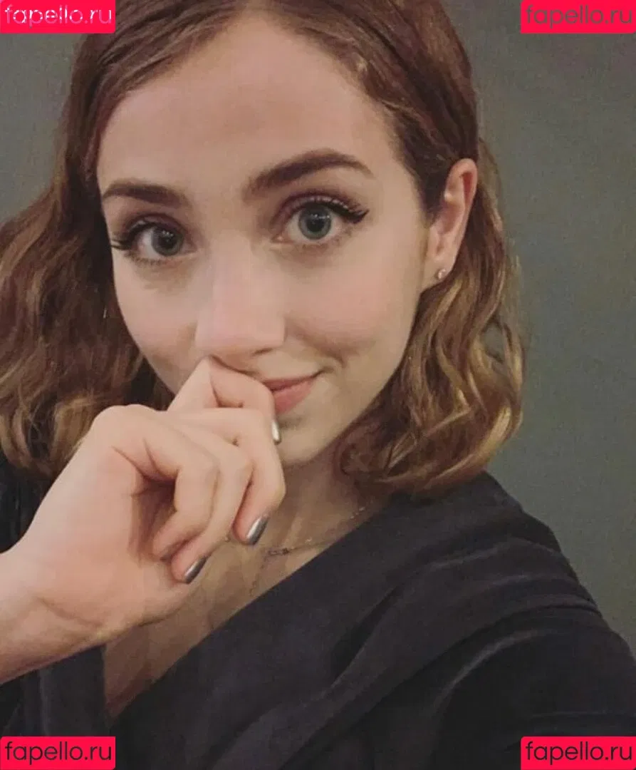 Emily Rudd Onlyfans Photo Gallery 