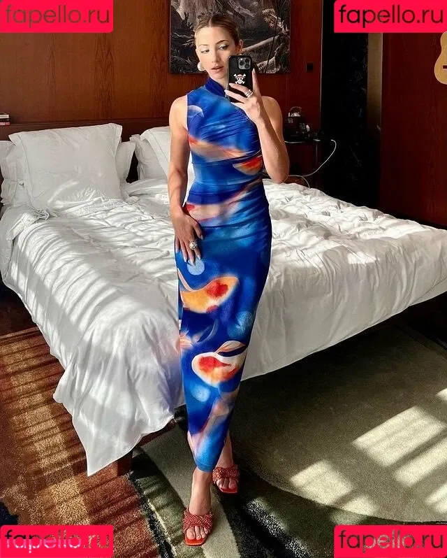 Emily Rudd Onlyfans Photo Gallery 
