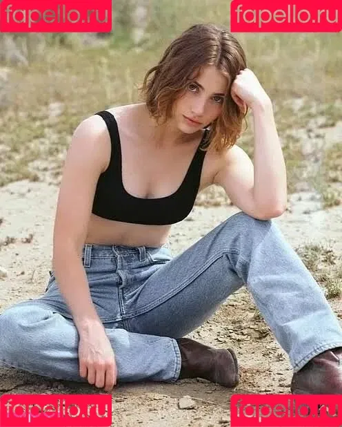 Emily Rudd Onlyfans Photo Gallery 