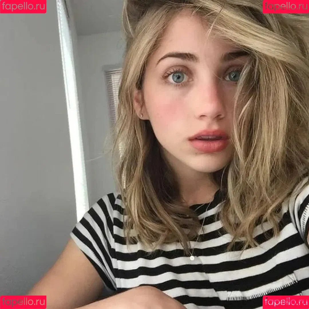 Emily Rudd Onlyfans Photo Gallery 