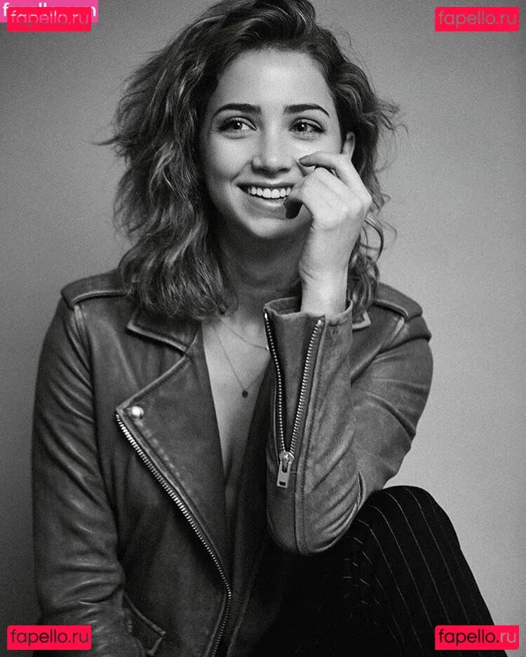 Emily Rudd Onlyfans Photo Gallery 