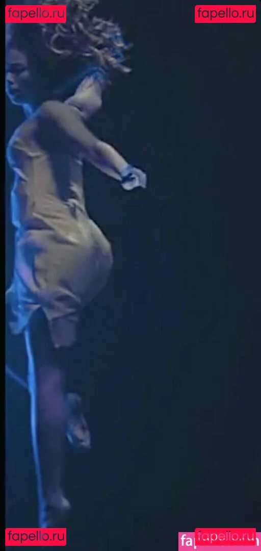 Emily Rudd Onlyfans Photo Gallery 