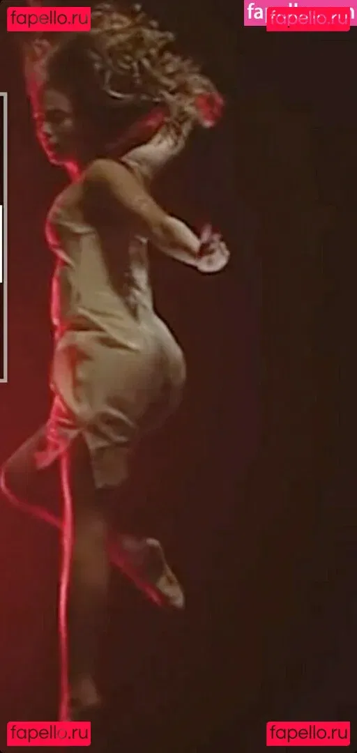 Emily Rudd Onlyfans Photo Gallery 