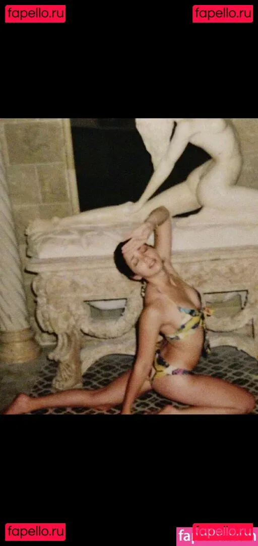 Emily Rudd Onlyfans Photo Gallery 