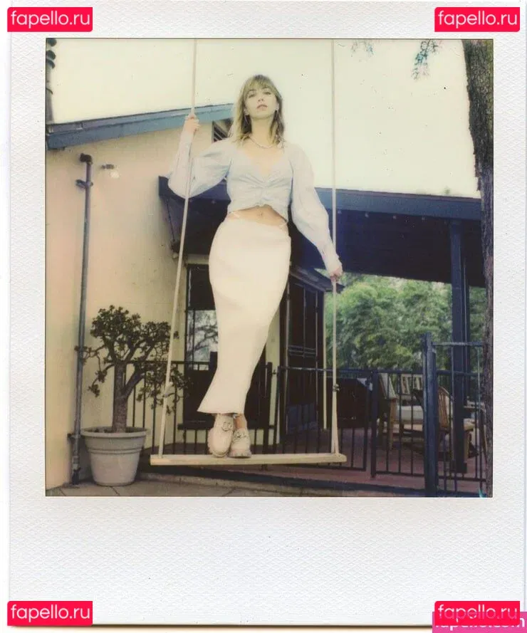 Emily Rudd Onlyfans Photo Gallery 